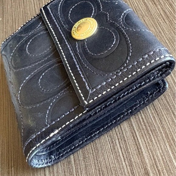 Coach Hampton Stitched Embossed TriFold Wallet Black Brass 2007 - Picture 14 of 14